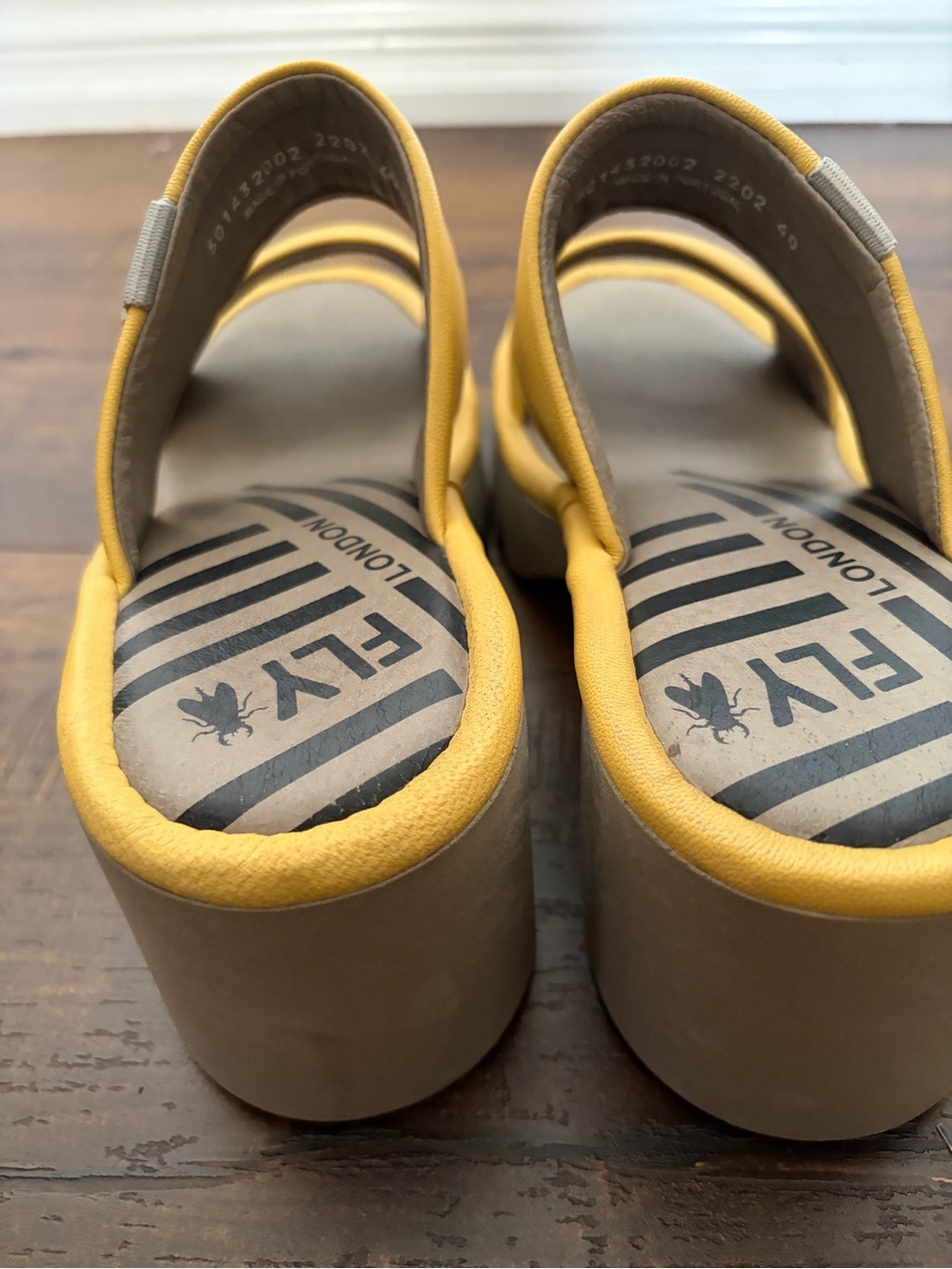 FLY LONDON MAVA432FLY YELLOW LEATHER SANDALS MULES EU 40 US 9-9.5 - Picture 5 of 11